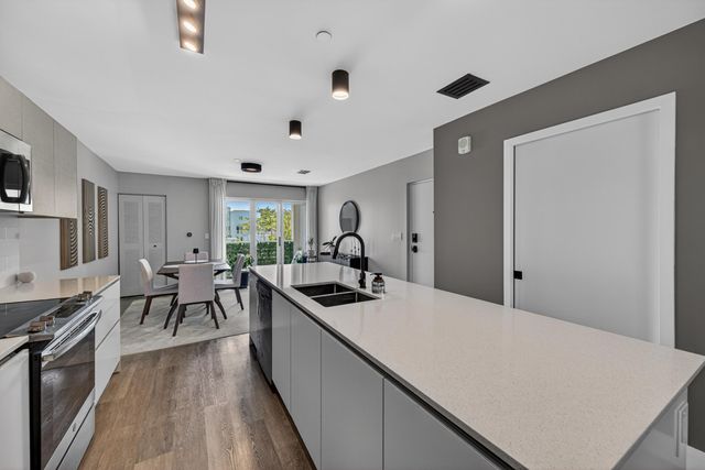 2535 NE 193rd Street 3203, Miami, FL 33180