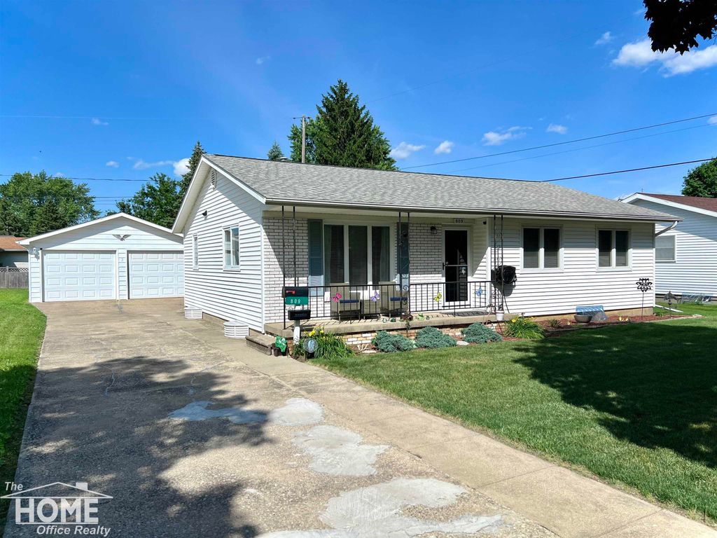 809 Moore Street, Owosso, MI 48867