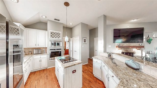 104 Island Circle, Shady Shores, TX 76208