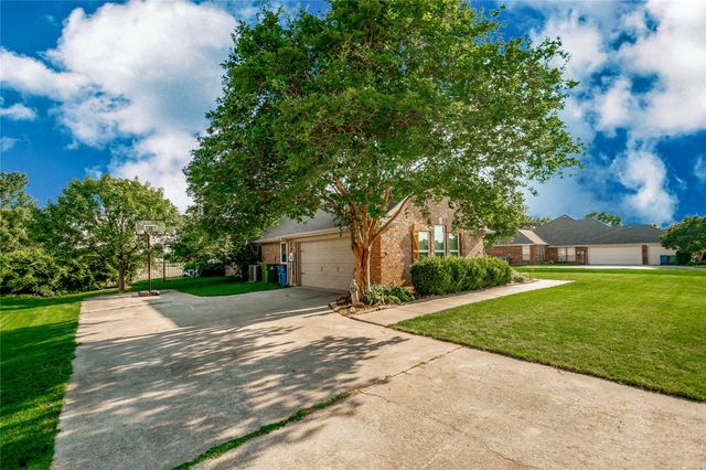 104 Island Circle, Shady Shores, TX 76208