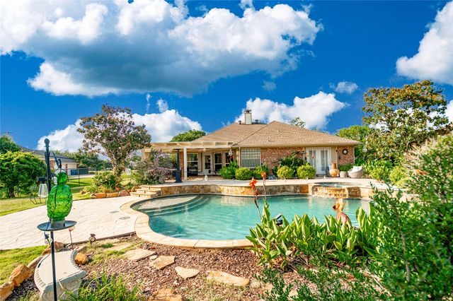 104 Island Circle, Shady Shores, TX 76208