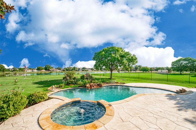 104 Island Circle, Shady Shores, TX 76208
