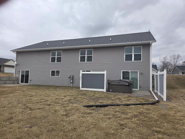 1207 Cody Parkway, Platteville, WI 53818