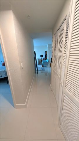 7501 E Treasure Drive 2M, North Bay Village, FL 33141