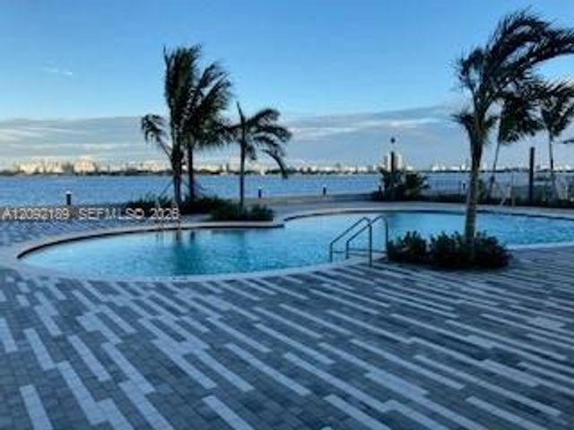 7501 E Treasure Drive 2M, North Bay Village, FL 33141