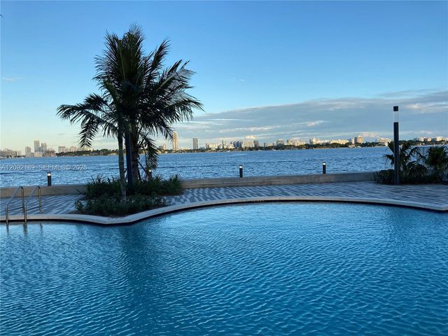 7501 E Treasure Drive 2M, North Bay Village, FL 33141