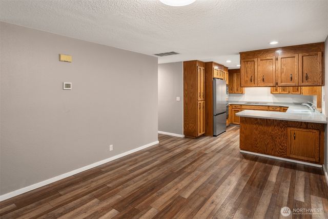 9205 34th Street E, Edgewood, WA 98371