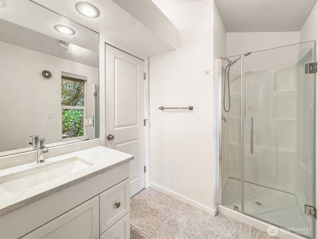 9205 34th Street E, Edgewood, WA 98371