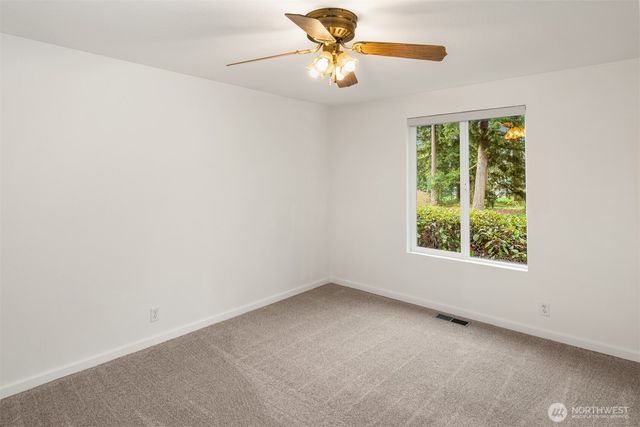 9205 34th Street E, Edgewood, WA 98371