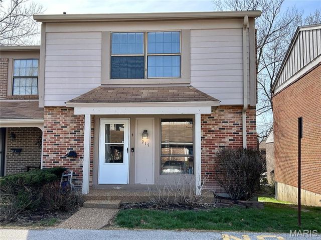 217 Carmel Woods Drive, Ellisville, MO 63021