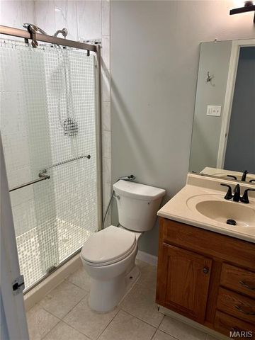 217 Carmel Woods Drive, Ellisville, MO 63021