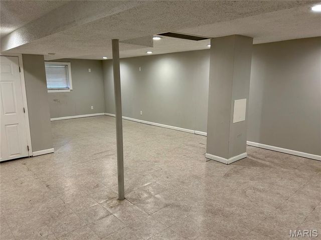 217 Carmel Woods Drive, Ellisville, MO 63021