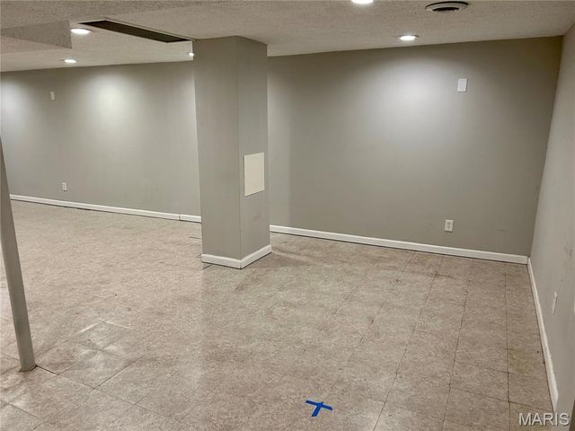 217 Carmel Woods Drive, Ellisville, MO 63021