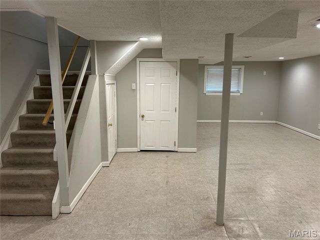 217 Carmel Woods Drive, Ellisville, MO 63021