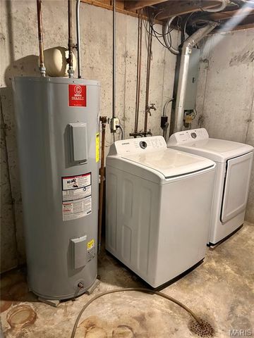 217 Carmel Woods Drive, Ellisville, MO 63021