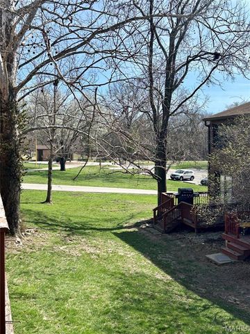 217 Carmel Woods Drive, Ellisville, MO 63021