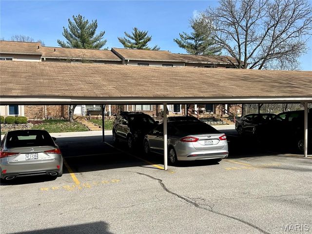 217 Carmel Woods Drive, Ellisville, MO 63021