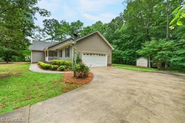 3913 Level Plains Road, Sophia, NC 27350
