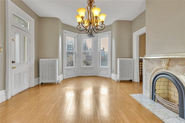 235 College Ave, Beaver, PA 15009