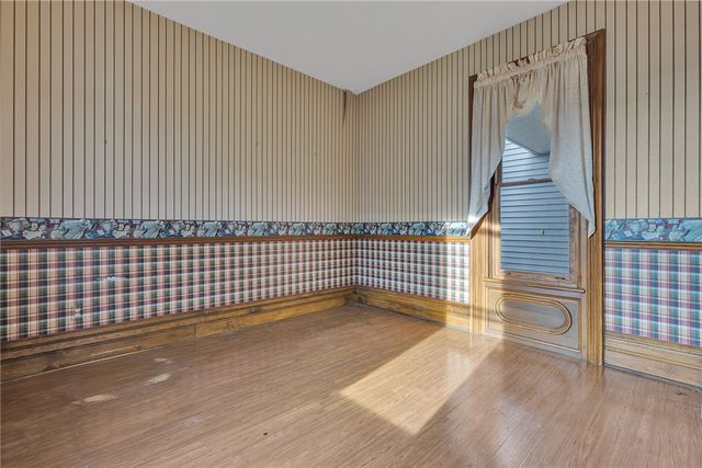 235 College Ave, Beaver, PA 15009