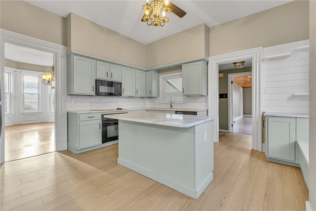 235 College Ave, Beaver, PA 15009