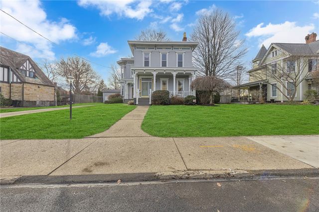 235 College Ave, Beaver, PA 15009