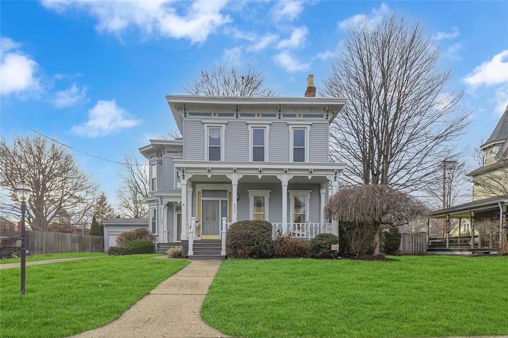 235 College Ave, Beaver, PA 15009