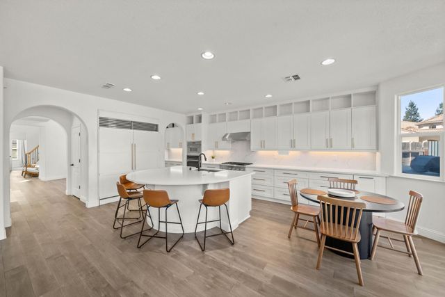 6517 Vilamoura Way, Elk Grove, CA 95757