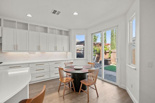 6517 Vilamoura Way, Elk Grove, CA 95757