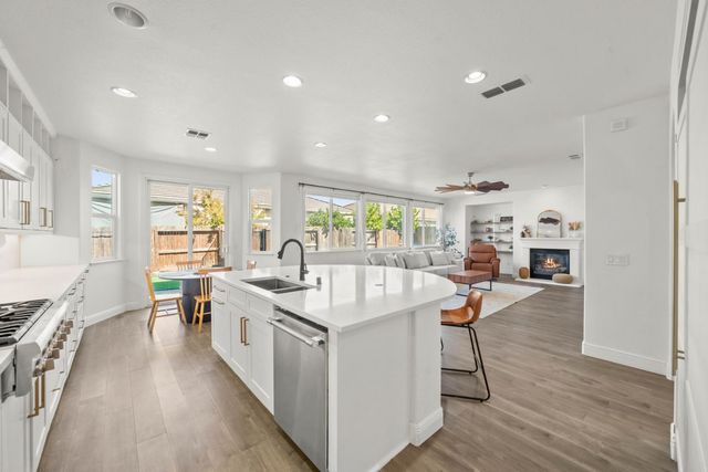 6517 Vilamoura Way, Elk Grove, CA 95757