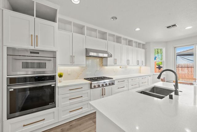 6517 Vilamoura Way, Elk Grove, CA 95757