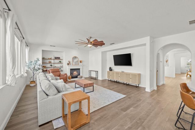 6517 Vilamoura Way, Elk Grove, CA 95757