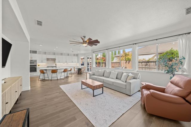 6517 Vilamoura Way, Elk Grove, CA 95757