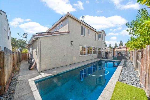 6517 Vilamoura Way, Elk Grove, CA 95757