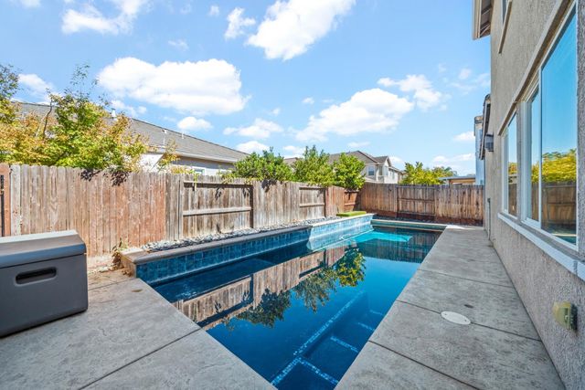 6517 Vilamoura Way, Elk Grove, CA 95757