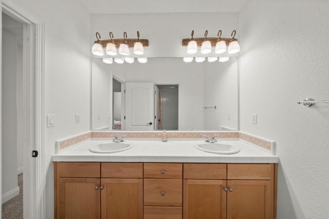 6517 Vilamoura Way, Elk Grove, CA 95757