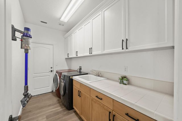6517 Vilamoura Way, Elk Grove, CA 95757