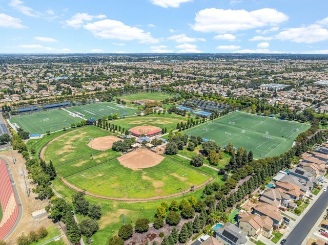 6517 Vilamoura Way, Elk Grove, CA 95757