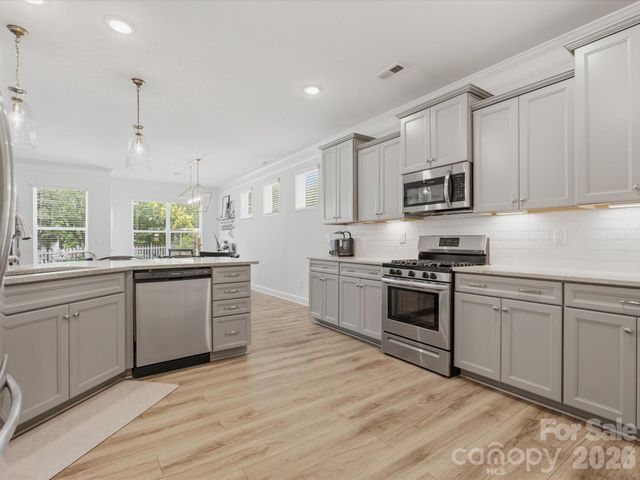 6024 Hampstead Pond Lane, Matthews, NC 28105