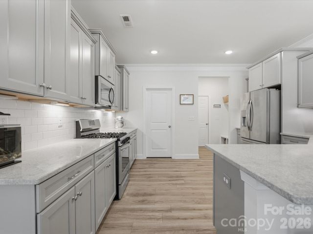 6024 Hampstead Pond Lane, Matthews, NC 28105