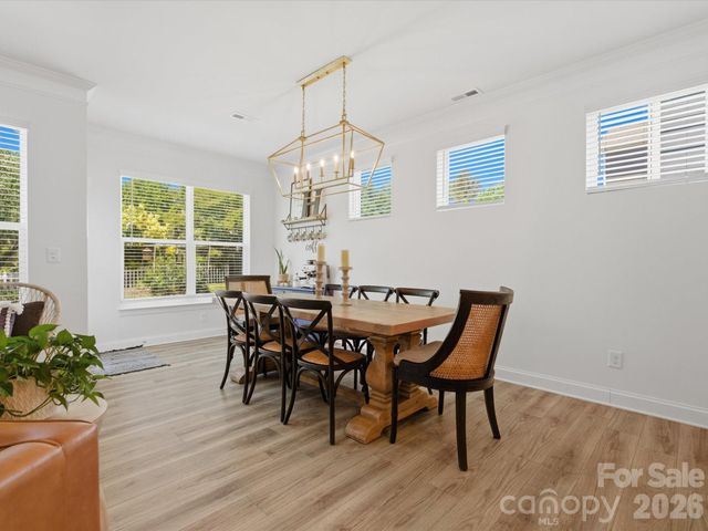 6024 Hampstead Pond Lane, Matthews, NC 28105