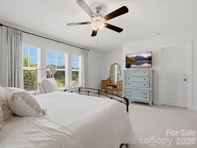 6024 Hampstead Pond Lane, Matthews, NC 28105