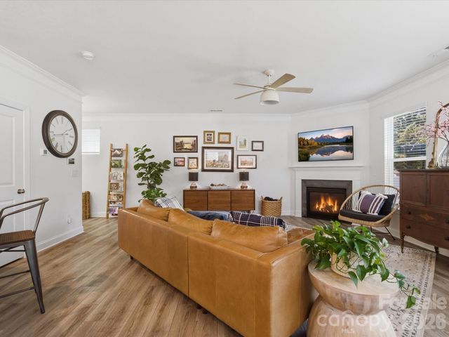 6024 Hampstead Pond Lane, Matthews, NC 28105