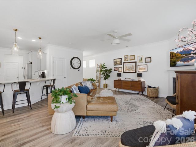 6024 Hampstead Pond Lane, Matthews, NC 28105
