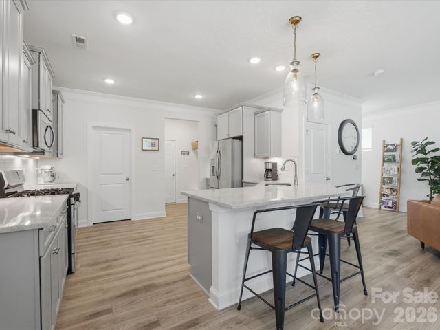 6024 Hampstead Pond Lane, Matthews, NC 28105