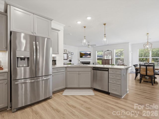 6024 Hampstead Pond Lane, Matthews, NC 28105