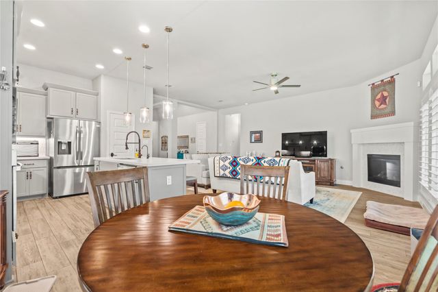 242 Crest Sights Drive, Montgomery, TX 77316