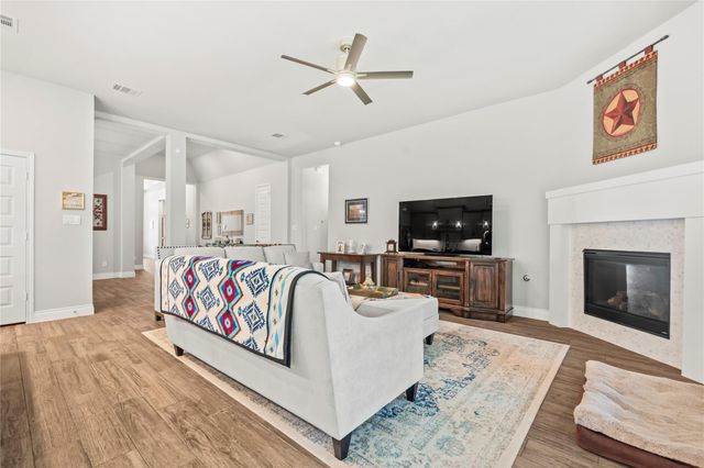 242 Crest Sights Drive, Montgomery, TX 77316