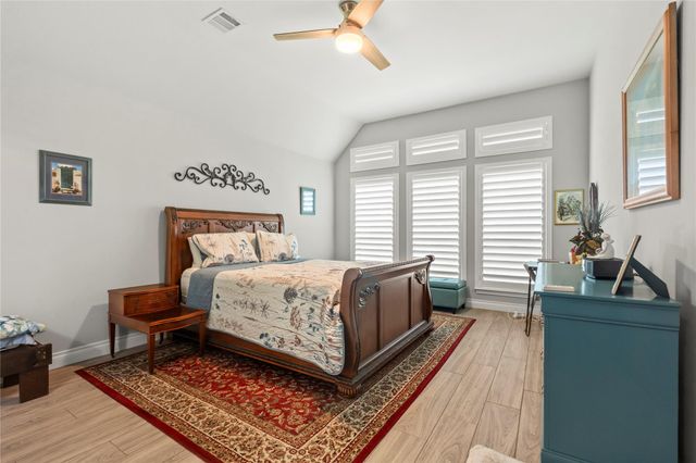 242 Crest Sights Drive, Montgomery, TX 77316