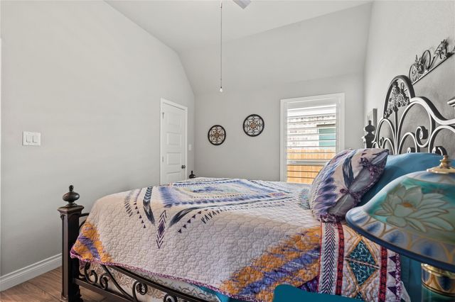 242 Crest Sights Drive, Montgomery, TX 77316